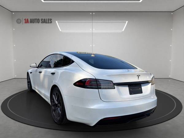 2022 Tesla, dovoz USA — foto 3 z 12