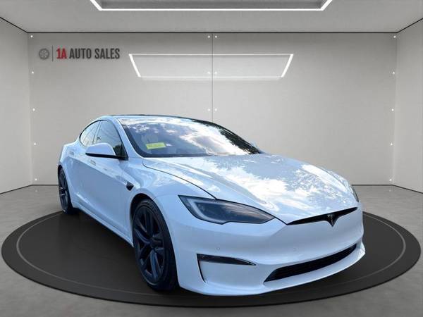 2022 Tesla, dovoz USA — foto 7 z 12