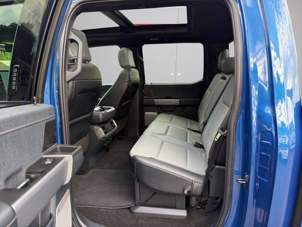 2022 Ford, dovoz USA — foto 10 z 12