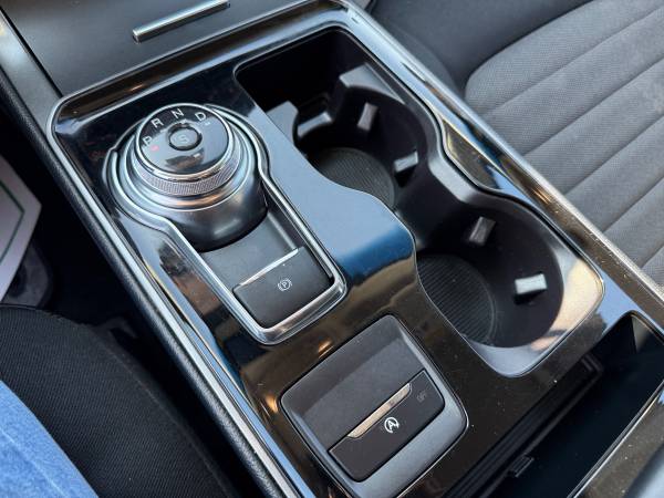 2019 Ford, dovoz USA — foto 11 z 12