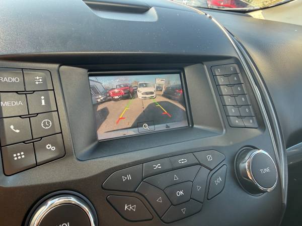 2019 Ford, dovoz USA — foto 12 z 12