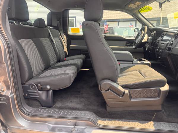 2014 Ford, dovoz USA — foto 11 z 12