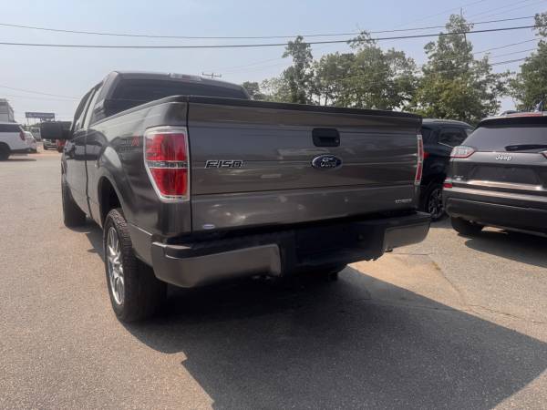 2014 Ford, dovoz USA — foto 4 z 12