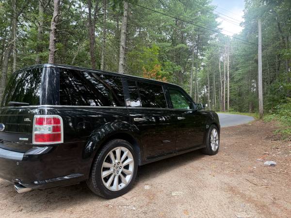 2010 Ford, dovoz USA — foto 4 z 6