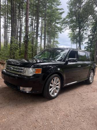 2010 Ford, dovoz USA — foto 5 z 6