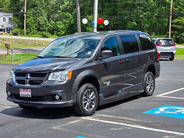 2017 Dodge, dovoz USA — foto 6 z 12