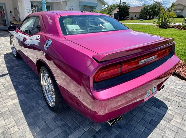 2010 Dodge, dovoz USA — foto 3 z 12