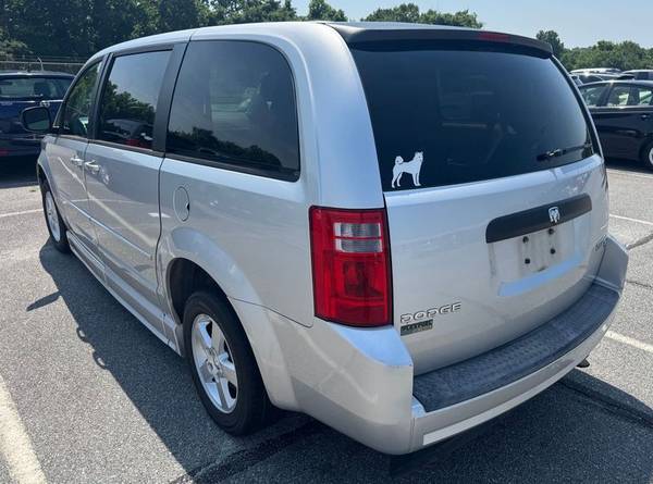 2010 Dodge, dovoz USA — foto 5 z 6
