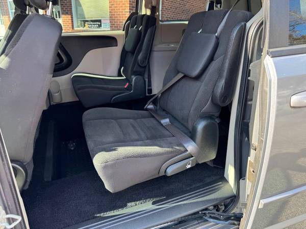 2017 Dodge, dovoz USA — foto 7 z 12