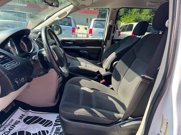 2017 Dodge, dovoz USA — foto 10 z 12