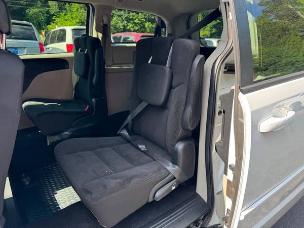2017 Dodge, dovoz USA — foto 9 z 12