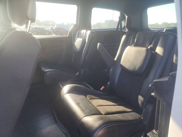 2018 Dodge, dovoz USA — foto 12 z 12