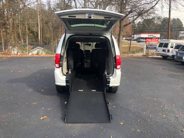 2019 Dodge, dovoz USA — foto 2 z 12
