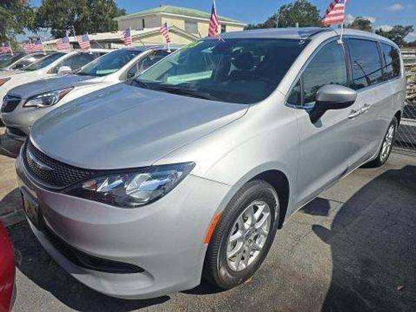 2023 Chrysler, dovoz USA — foto 2 z 9