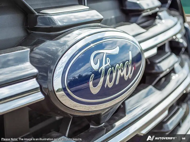 2026 Ford Explorer Active w/200A Pkg, modrá, 1 km, dovoz Kanada — foto 9 z 12