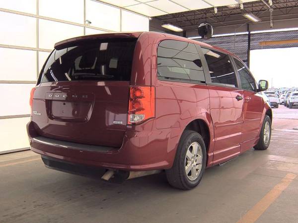 2013 Dodge, dovoz USA — foto 4 z 12