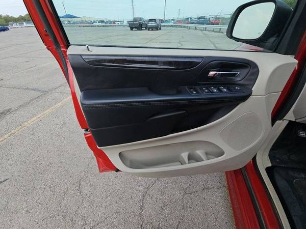 2013 Dodge, dovoz USA — foto 9 z 12