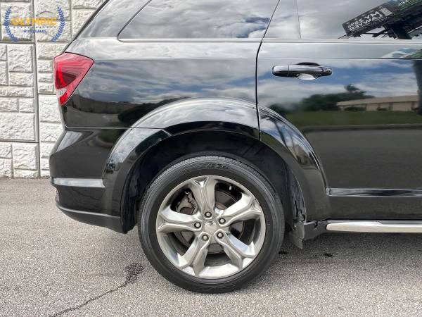 2016 Dodge, dovoz USA — foto 11 z 12