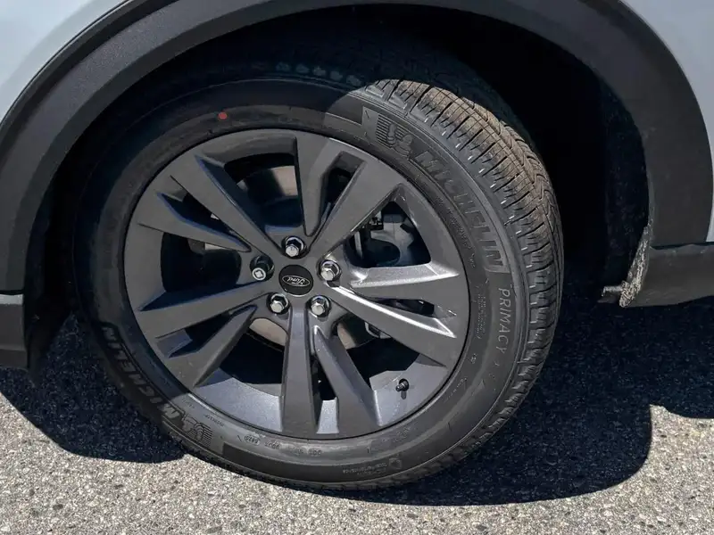2026 Ford Explorer Active, bílá, 14 km, dovoz Kanada — foto 10 z 12