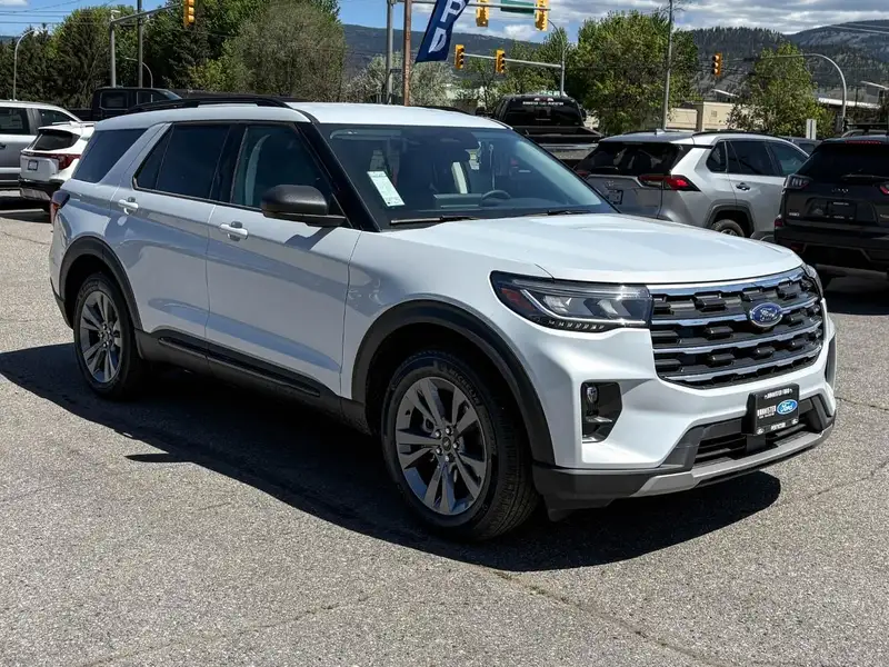 2026 Ford Explorer Active, bílá, 14 km, dovoz Kanada — foto 3 z 12