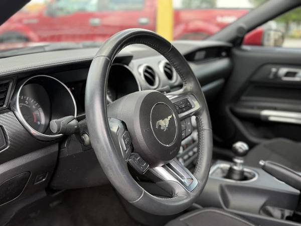 2018 Ford, dovoz USA — foto 10 z 12