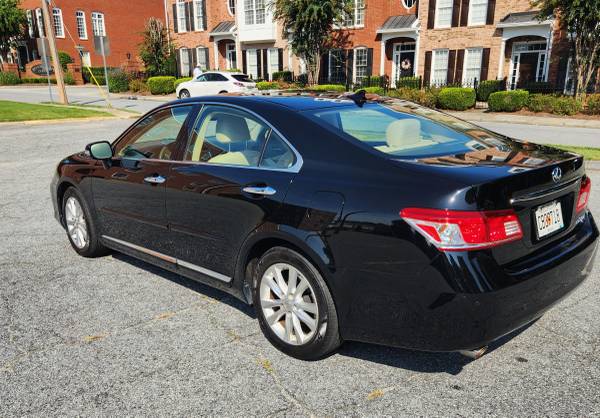 2012 Lexus, dovoz USA — foto 4 z 12