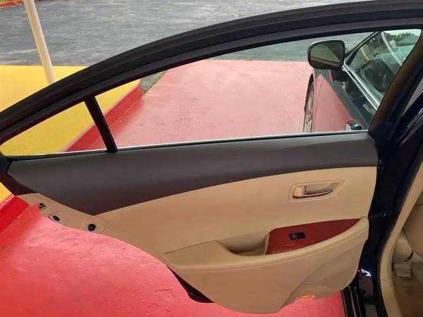 2007 Lexus, dovoz USA — foto 11 z 12