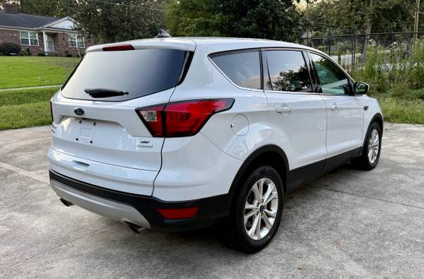 2019 Ford, dovoz USA — foto 5 z 12