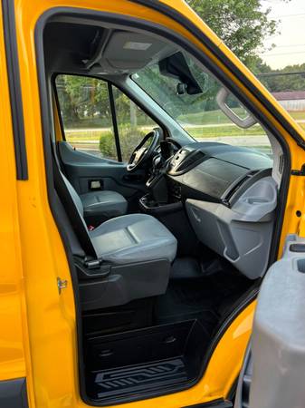 2018 Ford, dovoz USA — foto 11 z 12