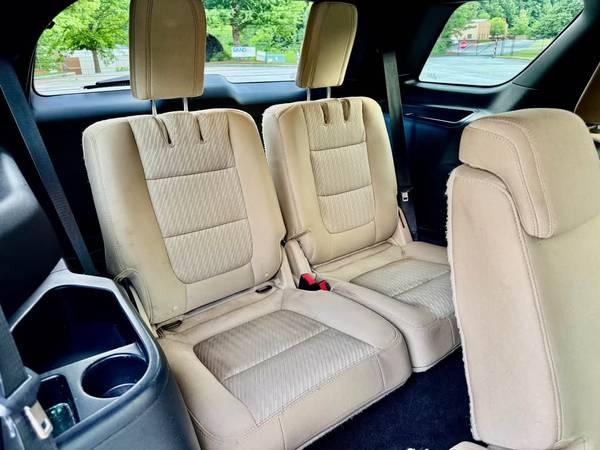 2017 Ford, dovoz USA — foto 10 z 12