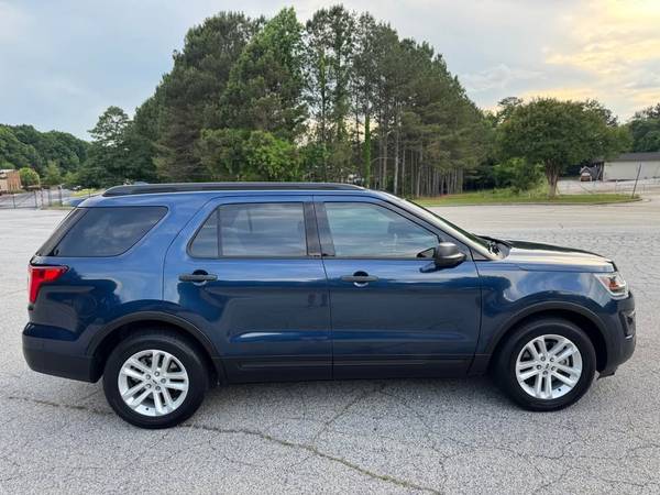 2017 Ford, dovoz USA — foto 2 z 12