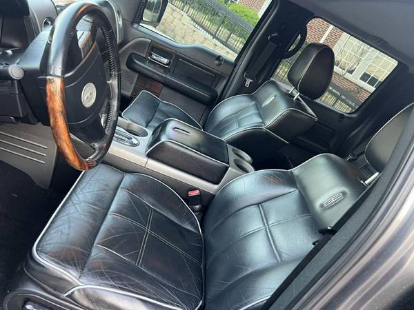 2007 Lincoln, dovoz USA — foto 5 z 9