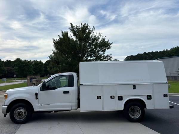 2017 Ford, dovoz USA — foto 11 z 11