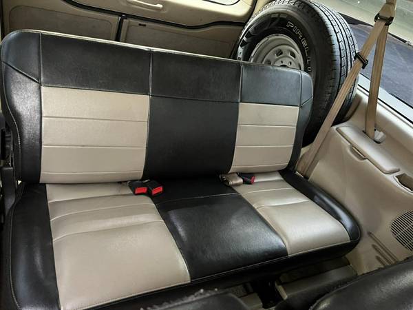2005 Ford, dovoz USA — foto 8 z 10