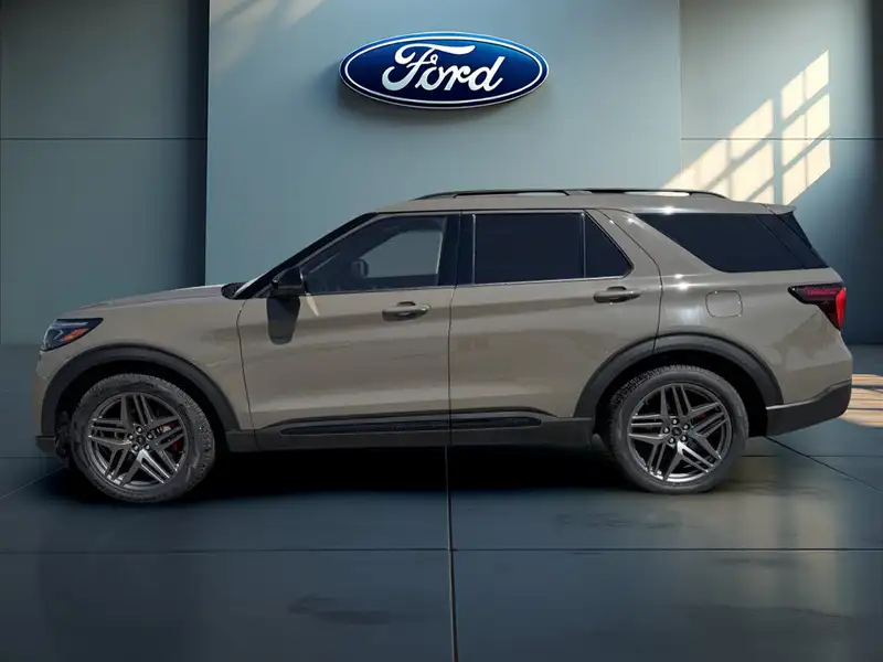2026 Ford Explorer ST, šedá, 22 km, dovoz Kanada — foto 3 z 12
