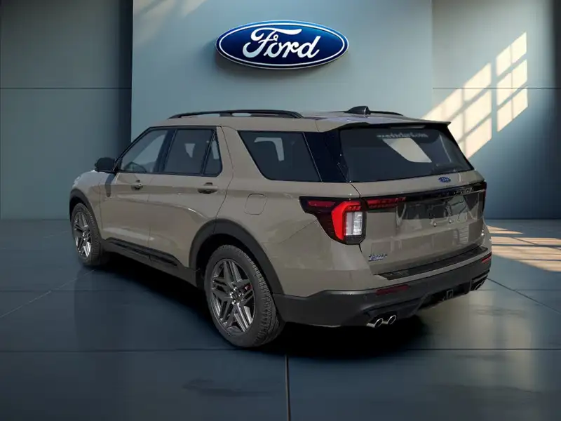 2026 Ford Explorer ST, šedá, 22 km, dovoz Kanada — foto 4 z 12