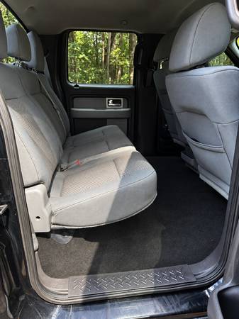 2011 Ford, dovoz USA — foto 10 z 12