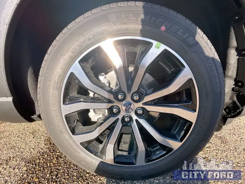 2027 Ford Explorer ST-Line 4x4, šedá, 12 km, dovoz Kanada — foto 10 z 12