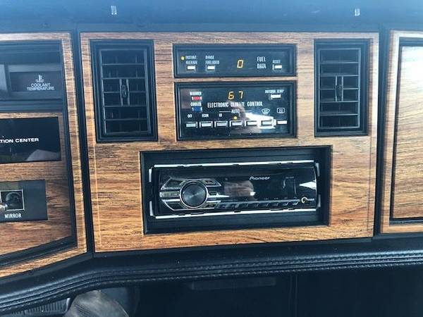 1985 Cadillac, dovoz USA — foto 11 z 12