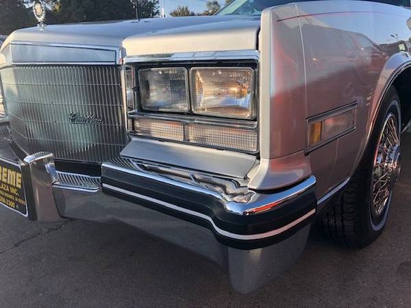 1985 Cadillac, dovoz USA — foto 7 z 12