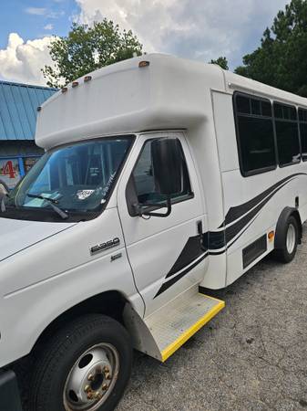 2013 Ford, dovoz USA — foto 3 z 12
