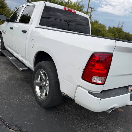 2013 Dodge, dovoz USA — foto 9 z 12