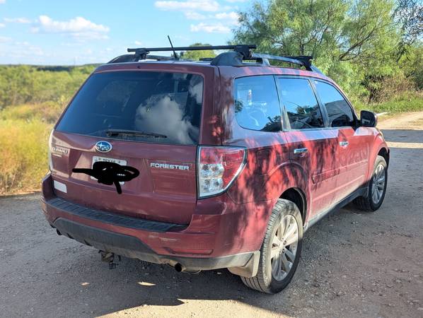 2011 Subaru, dovoz USA — foto 4 z 11