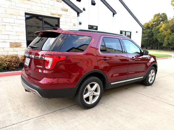 2016 Ford, dovoz USA — foto 3 z 10