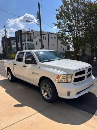 2016 Dodge, dovoz USA — foto 4 z 10