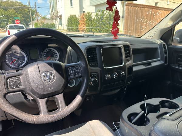 2016 Dodge, dovoz USA — foto 6 z 10