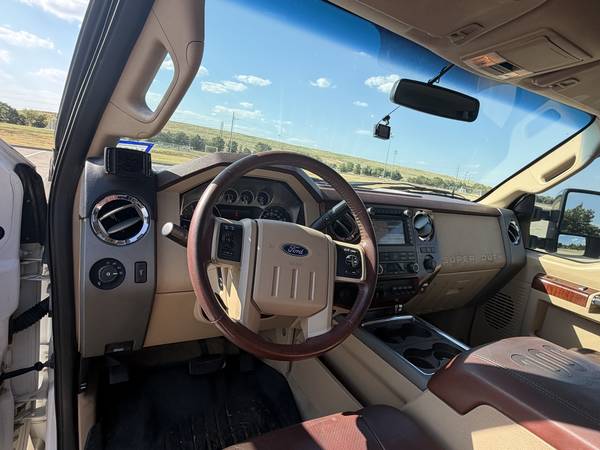 2011 Ford, dovoz USA — foto 11 z 12