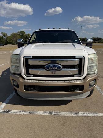 2011 Ford, dovoz USA — foto 2 z 12