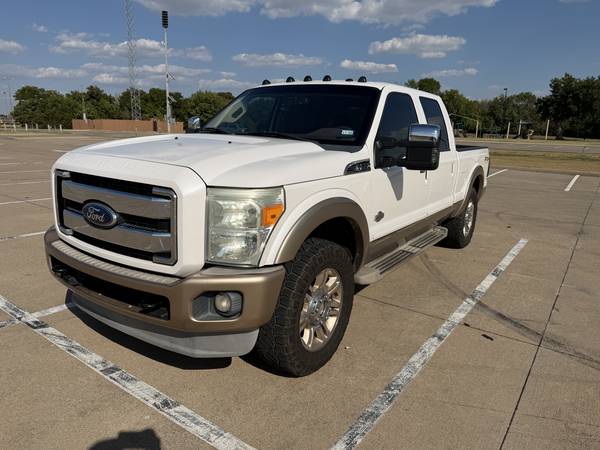 2011 Ford, dovoz USA — foto 3 z 12