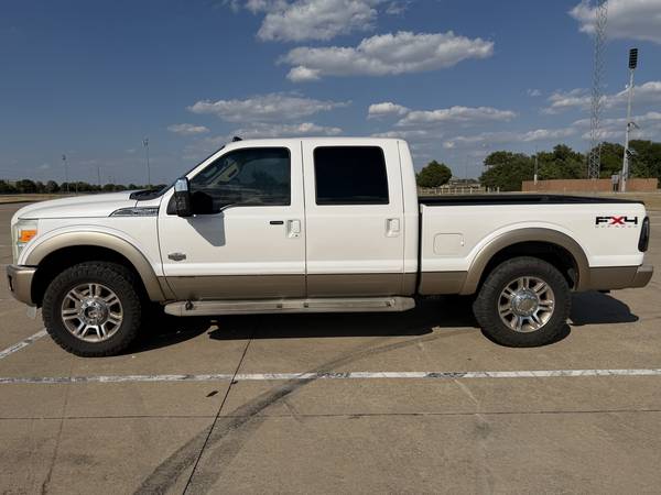2011 Ford, dovoz USA — foto 4 z 12